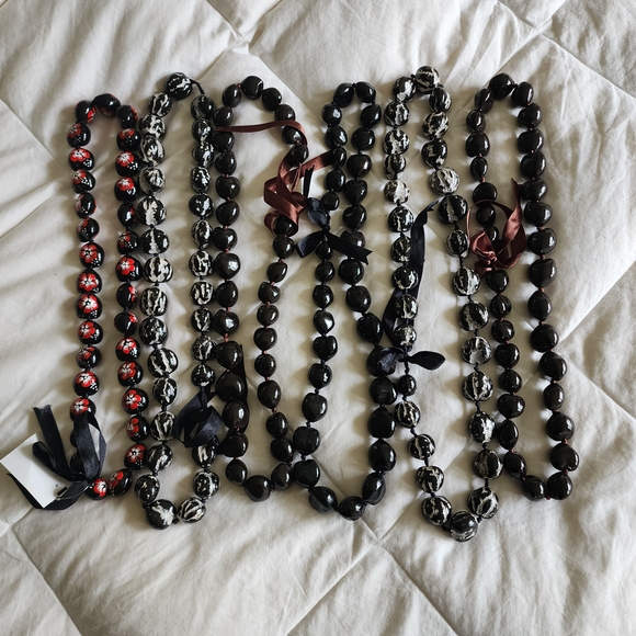 6 Kukui Nut Lei - Picture 1 of 4